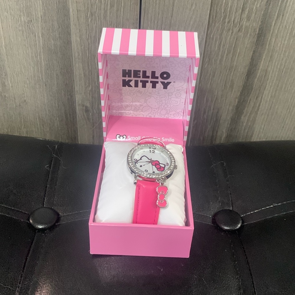 Hello Kitty Watch With Hot Pink Band, Crystal Bezel & Bow Charm New In Box